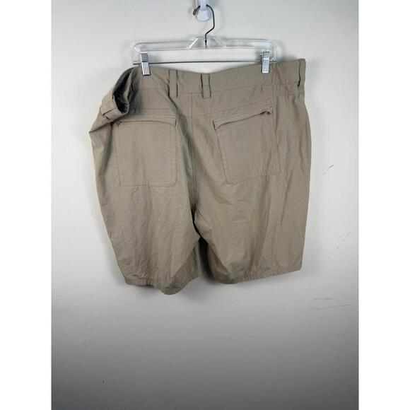 Huk Next Level Men's Shorts 3XL 11" Tan Fishing Performance - Picture 2 of 5